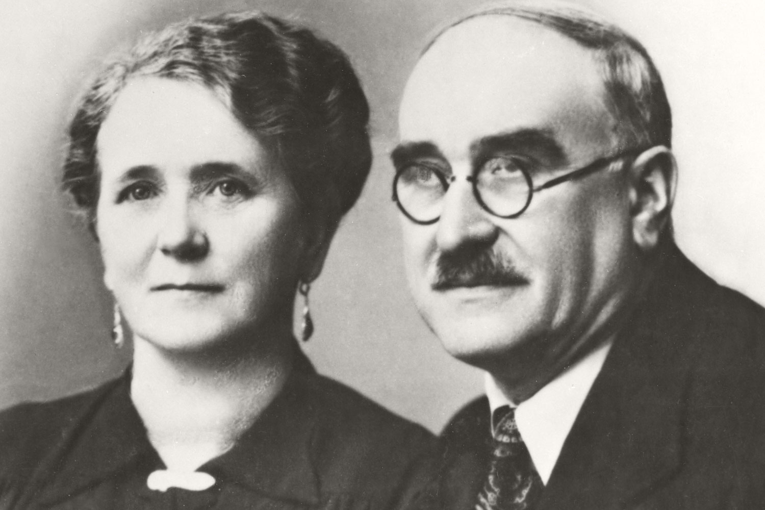 Druhá generace Pöttingerových na Roßmarktu: Elisabeth a Alois, v jehož hrudi bije velké srdce podnikatele.