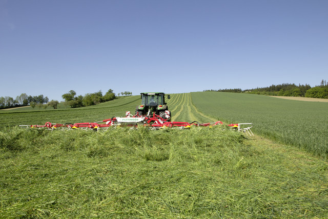 Tedder in use