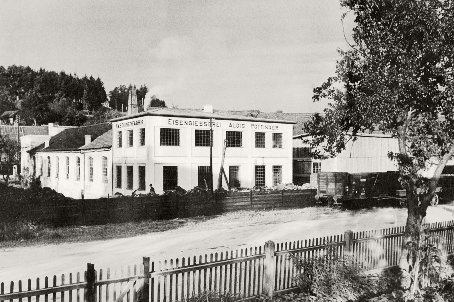 Un exemple d’architecture industrielle classique en briques : la fonderie rachetée au constructeur de moteurs et de machines Ertl suite à sa faillite.