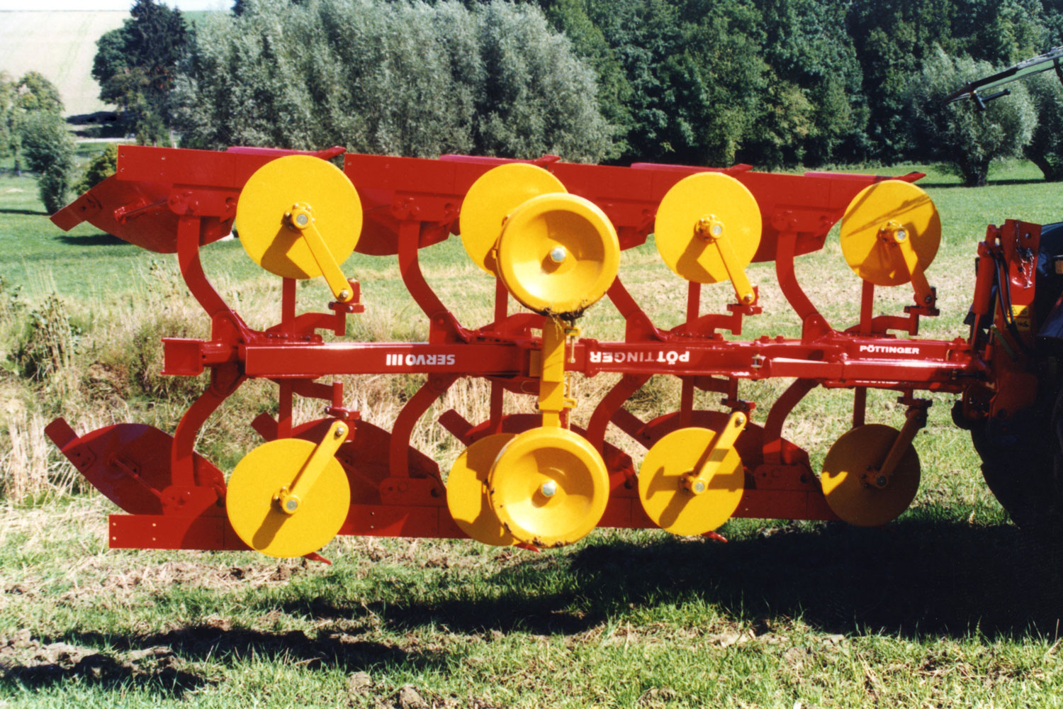 The SERVO plough in its striking colour combination is now made entirely in Grieskirchen.
