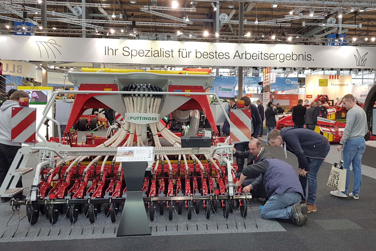 The AEROSEM seed drill also attracts a great deal of attention at the Agritechnica trade show, right down to the last detail.
