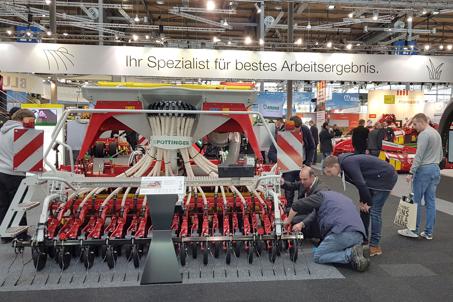 La seminatrice AEROSEM affascina fino all'ultimo dettaglio anche all'Agritechnica.