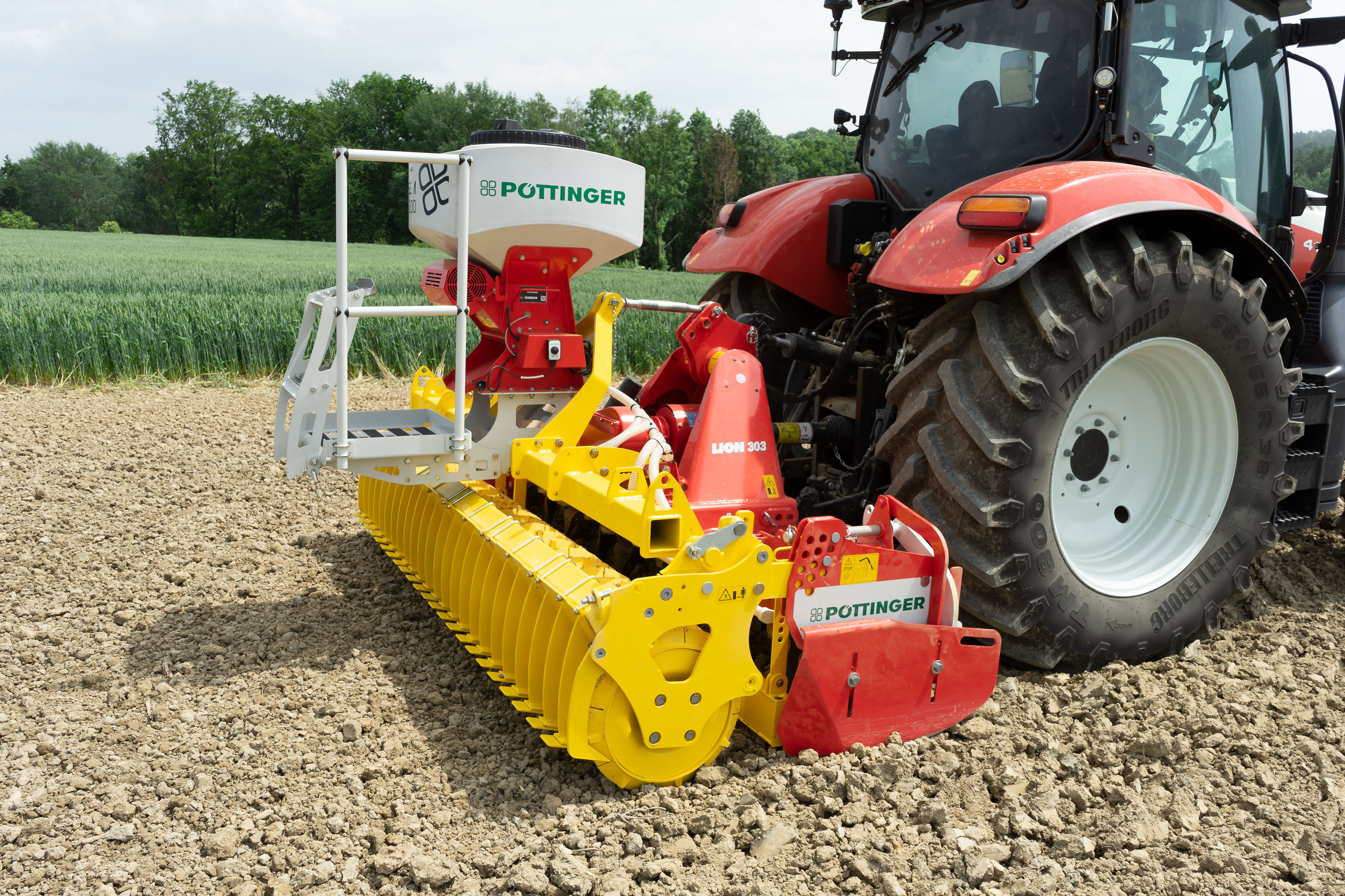 https://www.poettinger.at/img/landtechnik/collection/kreiseleggen/TEGOSEM_200_LION_303_2_hq.jpg