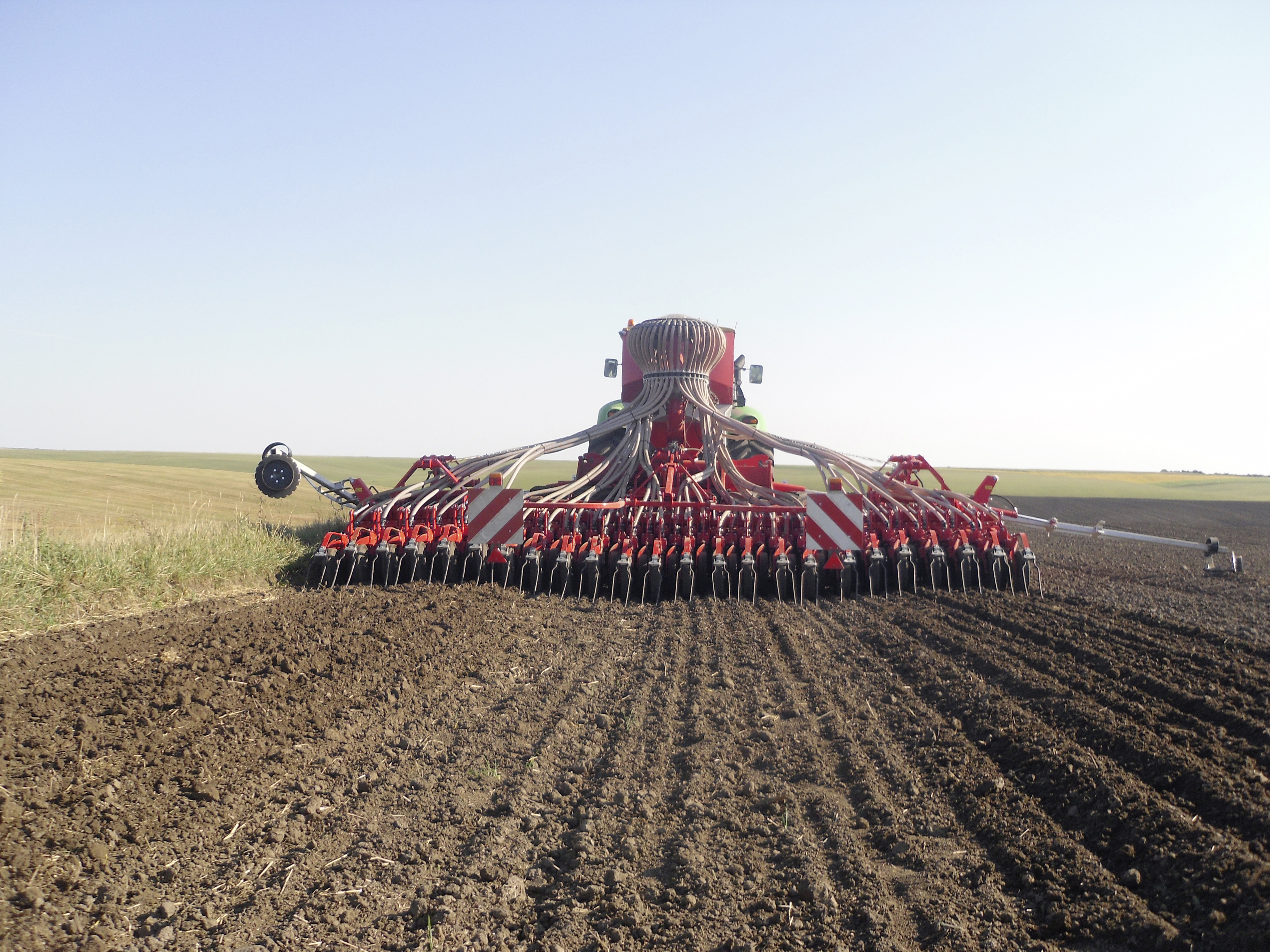 Посевная техника. Петтингер посевной комплекс. Посевной комплекс Bourgault. Посевной комплекс с одновременным внесением жидких удобрений. Борона для сеялки.