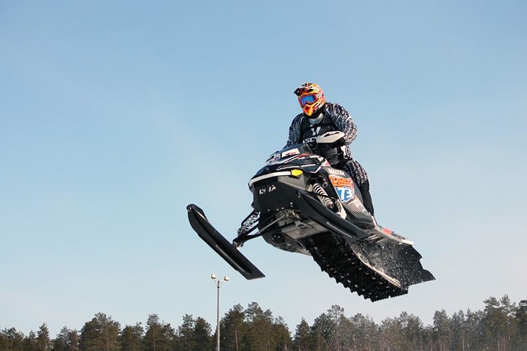 Ein finnischer Landwirt ist Snowcross Staatsmeister