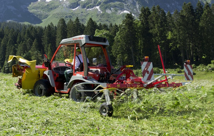 Čtyřrotorový obracač ALPINHIT 4.4 H