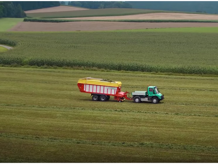 Боевая упряжка: прицеп-подборщик EUROPROFI COMBILINE c Mercedes Unimog