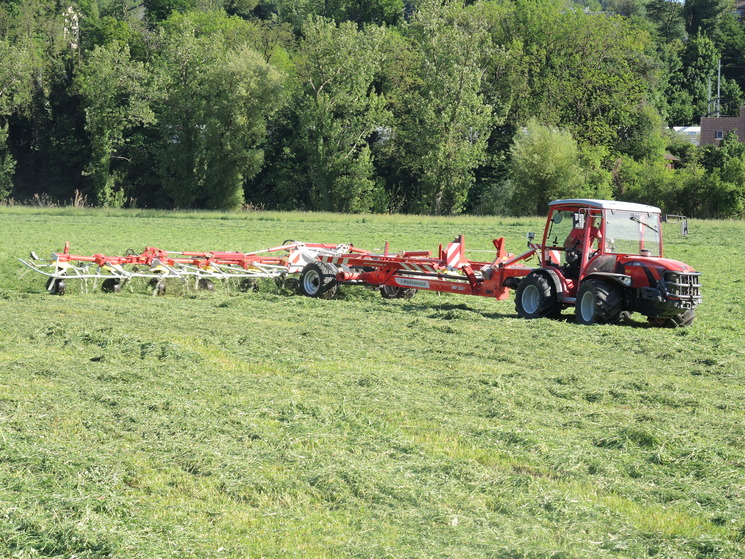 Zettkreisel HIT 12.14 T punktet durch Leichtzügigkeit