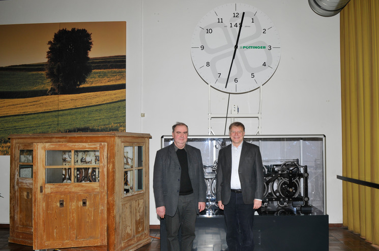 Kirchturm-Uhr: Ursprung der PÖTTINGER Landtechnik