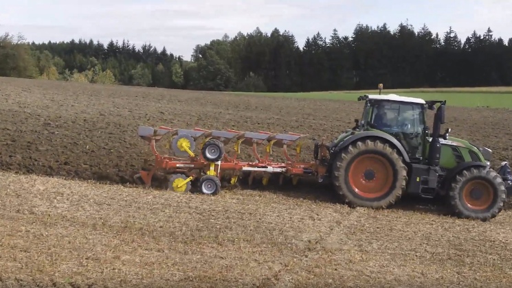 New video: SERVO 45 M plough