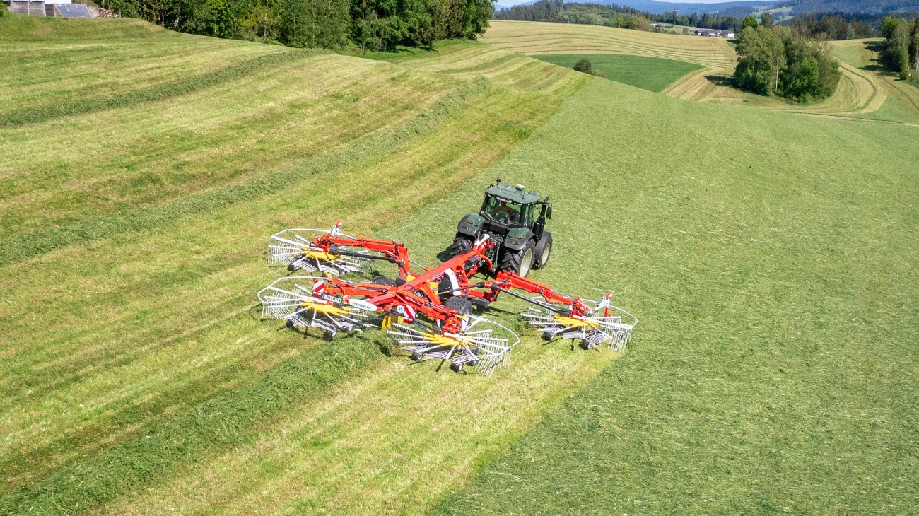 Čtyřrotorový shrnovač TOP VT 12540 C