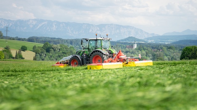 NOVACAT V 8400 , V 9200 kosiarki dużych wydajności 