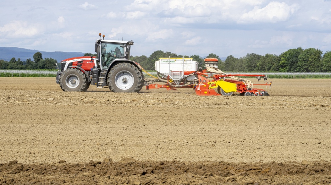 AEROSEM VT:  New trailed pneumatic seed drill combination