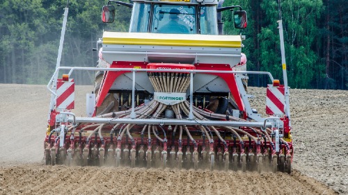 Stroje rakouského výrobce zajišťují chod farmy