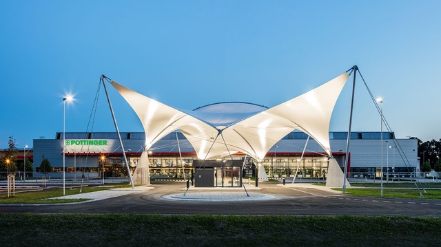 50 let zpracování půdy a setí