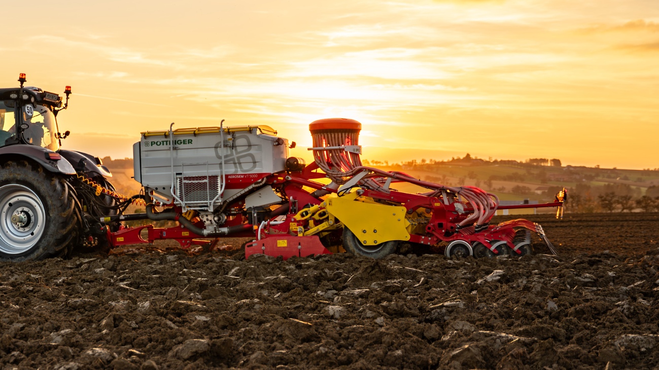 Firma Pöttinger slaví výročí 25 let secích strojů