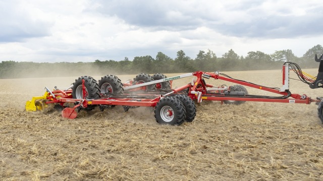 Třířadé a čtyřřadé radličkové podmítače / kypřiče TERRIA