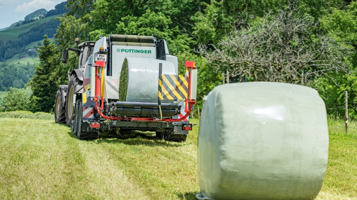 Novità per rotopresse IMPRESS: legatura con pellicola di rivestimento Novità per rotopresse IMPRESS: legatura con pellicola di rivestimento