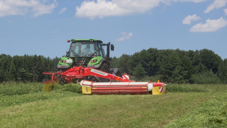 Diskový žací stroj NOVACAT 352 CF se zhadzovací závitovkou