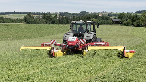Hydraulic side shift system on the NOVACAT A10 mower combination