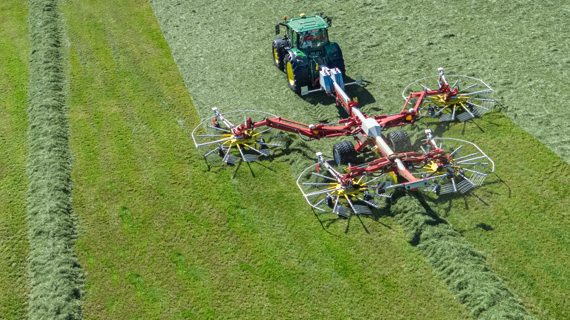 Ešte väčší pracovný záber so štvorrotorovým zhrňovačom TOP 1403 C