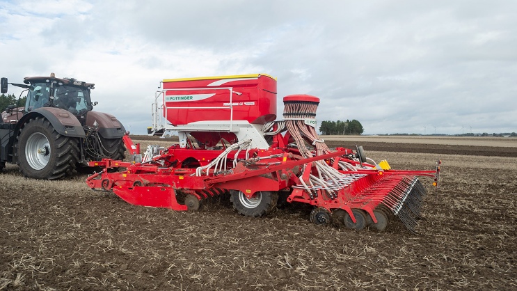 TERRASEM FERTILIZER Bogserad såmaskin