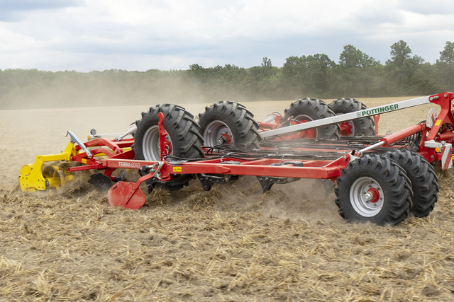 TERRIA 6040 bei der tiefen Bearbeitung