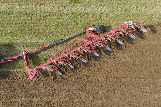 PLUS - hydraulic furrow width adjustment