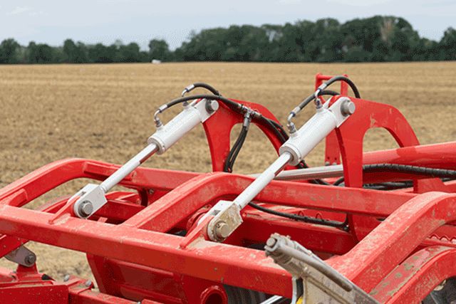 Volledig hydraulische diepteverstelling