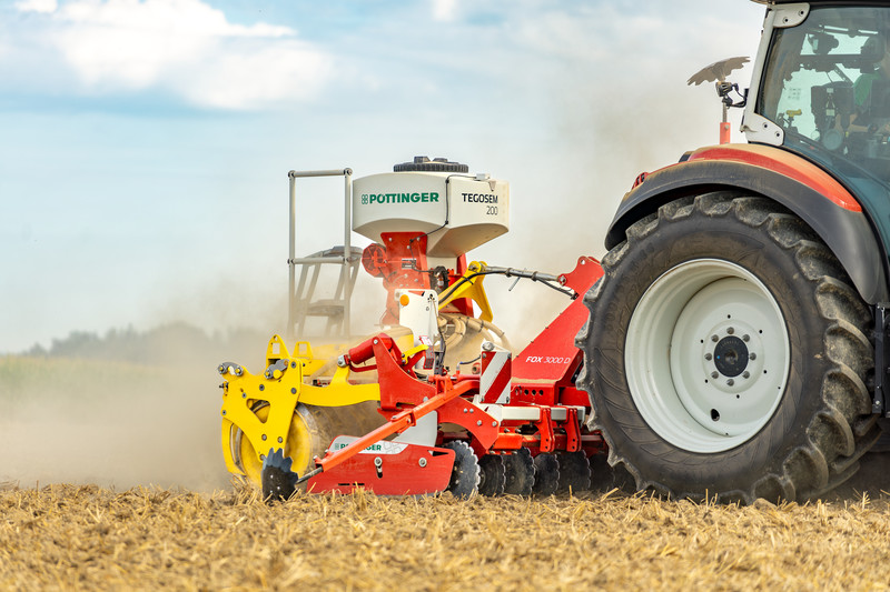 POTTINGER ポッティンガー FOX D Short combination cultivators with harrow discs | PÖTTINGER USA