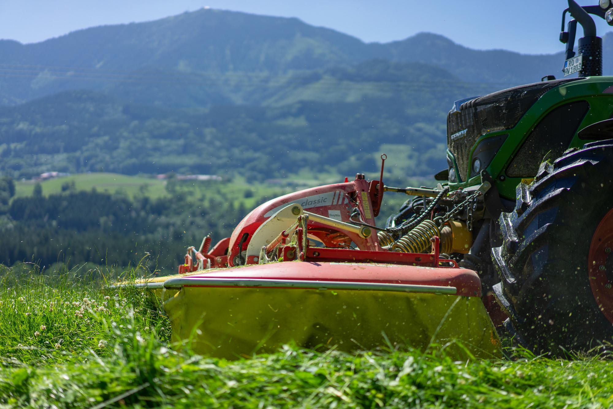 EUROCAT_311_CLASSIC_Fendt_323-1.jpg