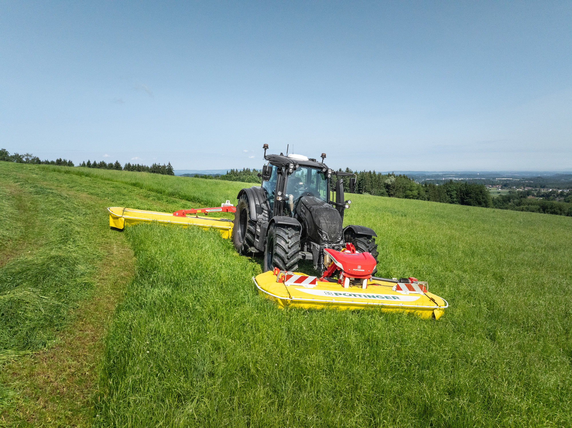 NOVACAT_F_3100_OPTICURVE_NOVACAT_352_Valtra_D_109_SAT.jpg