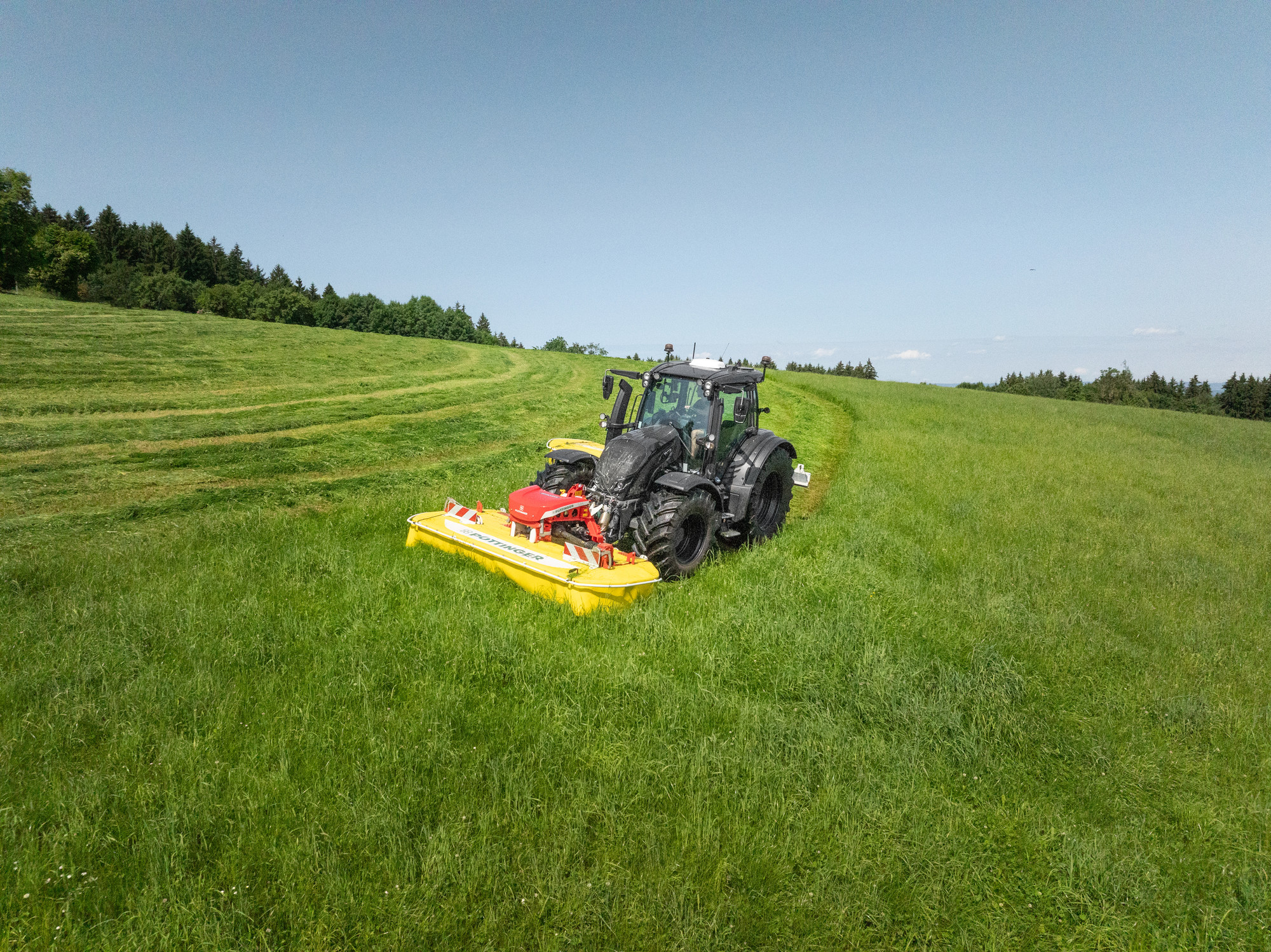 NOVACAT_F_3100_OPTICURVE_NOVACAT_352_Valtra_D_121_SAT.jpg