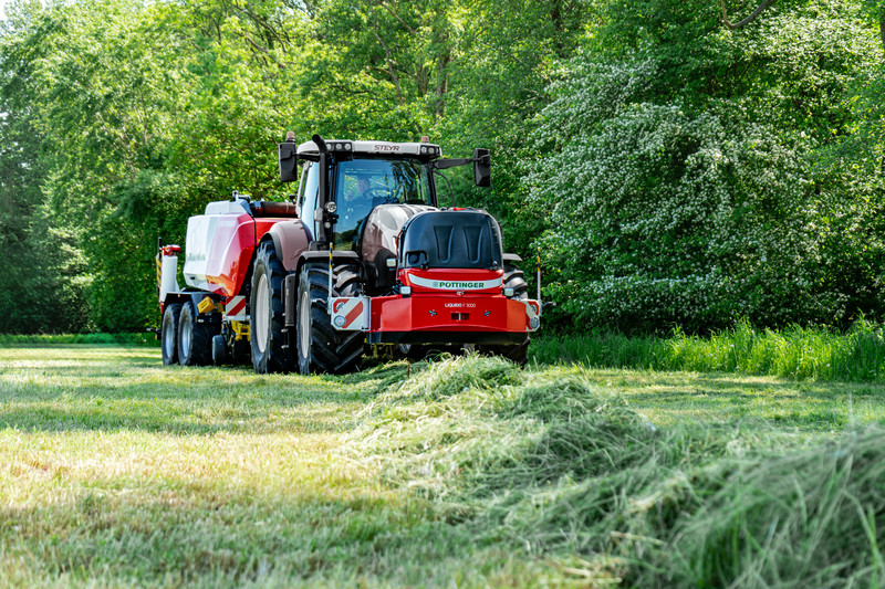 Round balers
