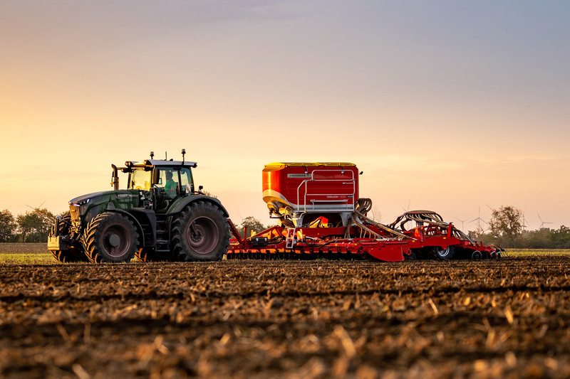 Pneumatic universal seed drill technology