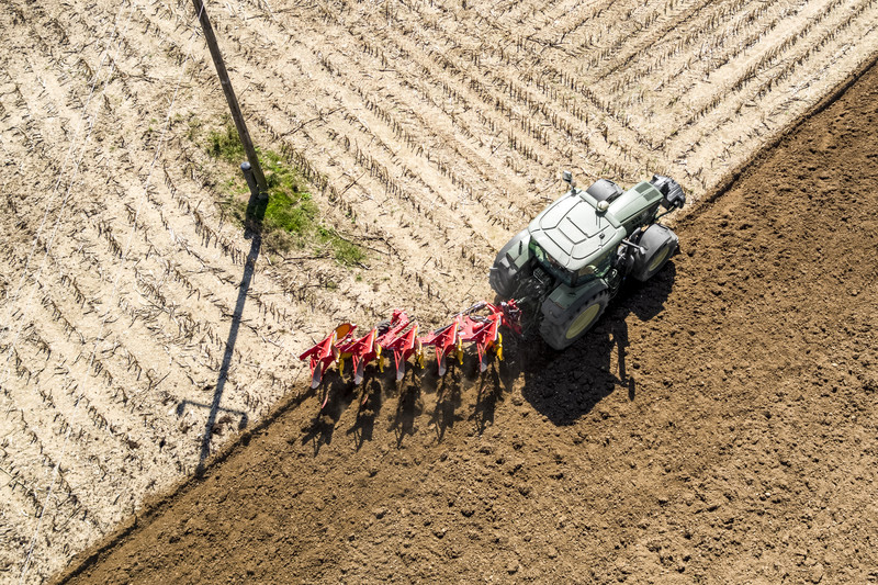 PLUS - hydraulic furrow width adjustment