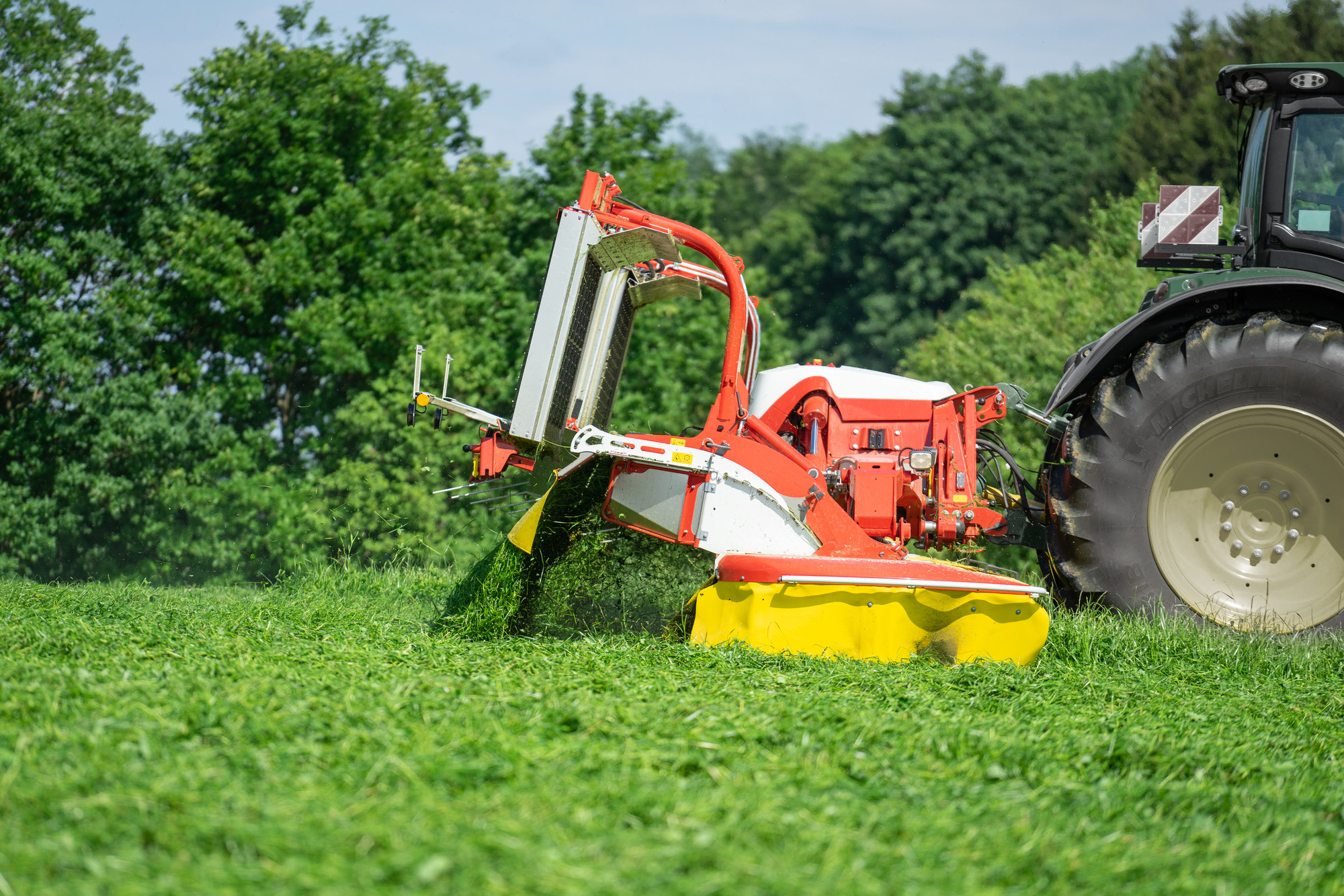 NOVACAT_V10000_JohnDeere_115_SAT.jpg